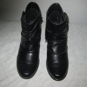 Easy Street Comfort Wave Black Booties Size 10M, EUC
